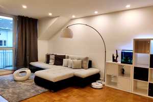 Möblierte moderne 2-Zimmer-Wohnung mit Südbalkon und TG Nähe U2 Frankfurter Ring, München – München – Vorschaubild 1