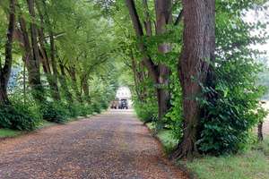 WUNDERSCHÖNER LANDSITZ  IN HAMBURG AM ALSTERLAUF. – Die vollständige Adresse der Immobilie erhältst du vom Anbieter., 22397 Wohldorf-Ohlstedt, Hamburg – Vorschaubild 2
