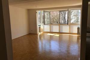 Neuwertige Wohnung mit zwei Zimmern sowie Balkon und EBK in Hannover