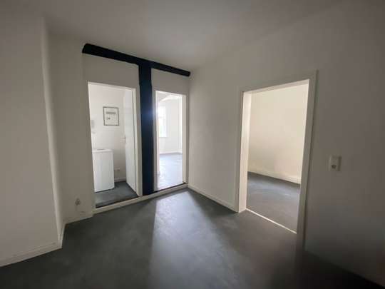 WG GEEIGNET - Renovierte 3,5-Zimmer Wohnung in Innenstadtnähe