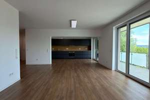 Vollständig barrierefreie 4-Zimmer-Wohnung mit Balkon, Weitblick und 2 Stellplätzen