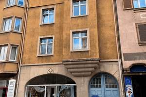 Historisches Wohn- und Geschäftshaus mit Fernwärme, großen Außenbereichen und Entwicklungspotential
