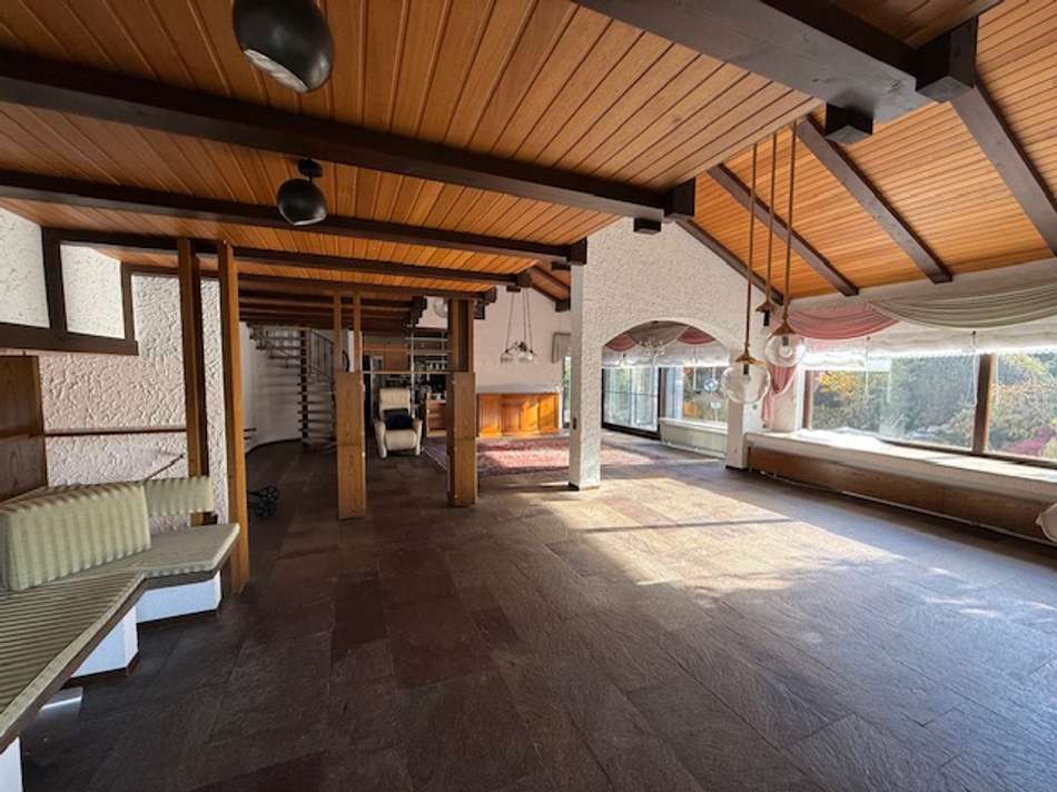 Wohnen m halboffener Küche 