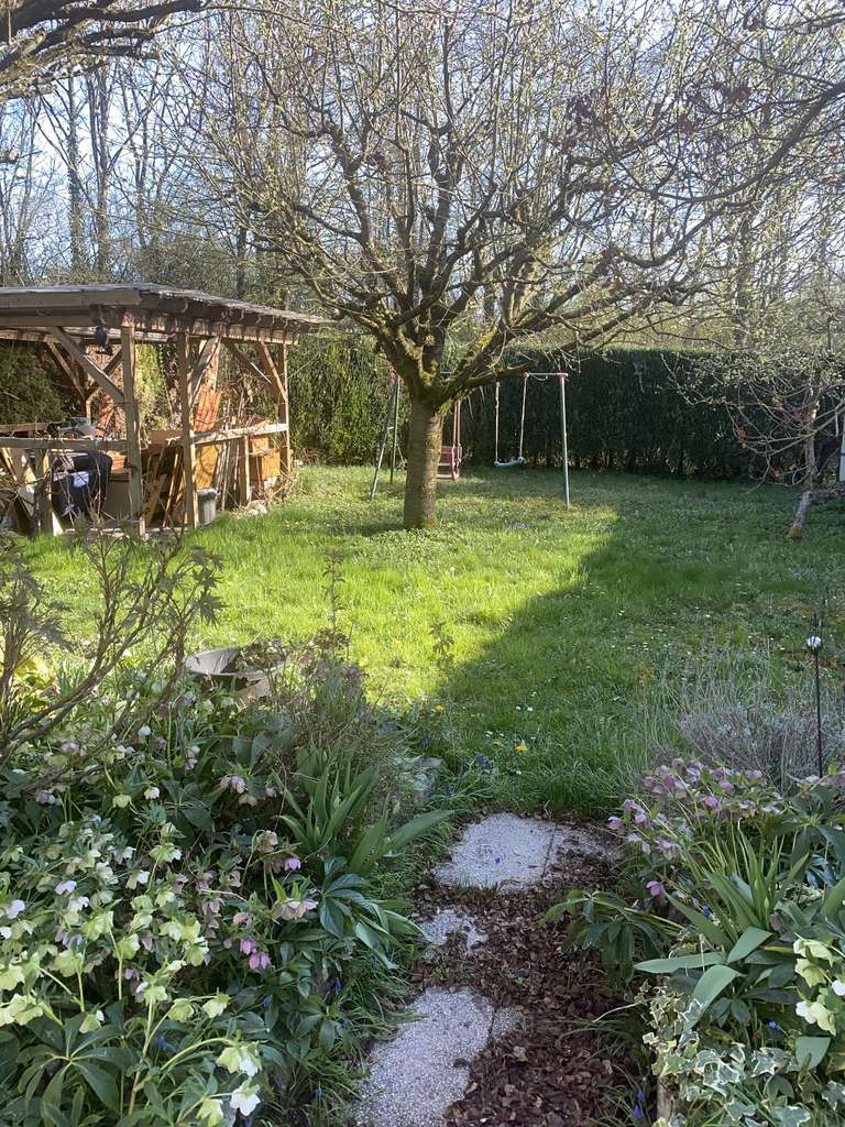 Immobilie in Freiberg am Neckar - 2 Familienhaus mit  zusätzlichem Bauplatz in vorzüglicher Lage von Freiberg - Bild 0