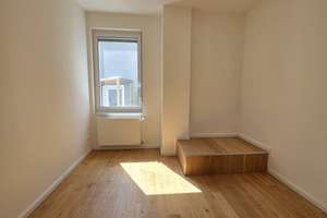 große 4,5 - Zimmer Wohnung* Renoviert * Zuffenhausen – Ludwigsburgerstr. 163, 70435 Zuffenhausen-Mitte, Stuttgart – Vorschaubild 1