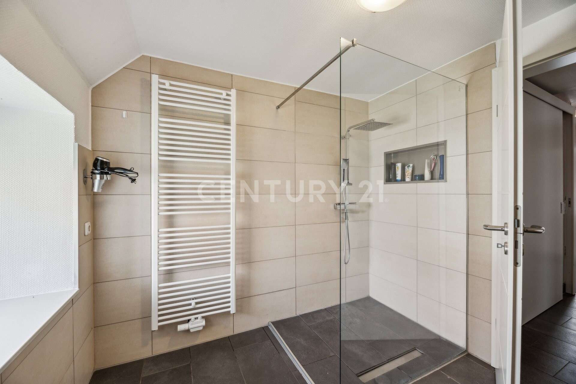 Immobilie in Hemmoor - Charmantes Reetdachhaus in Hemmoor - Bild 0