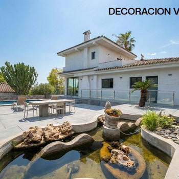 Geräumige Villa in La Pobla de Vallbona