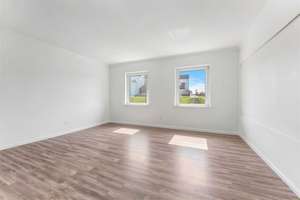 Wohnen auf zwei Ebenen – großzügige Maisonettewohnung mit Balkon und zwei Garagen in Bremen-Walle – Die vollständige Adresse der Immobilie erhältst du vom Anbieter., 28219 Walle (Ortsteil), Bremen – Vorschaubild 4
