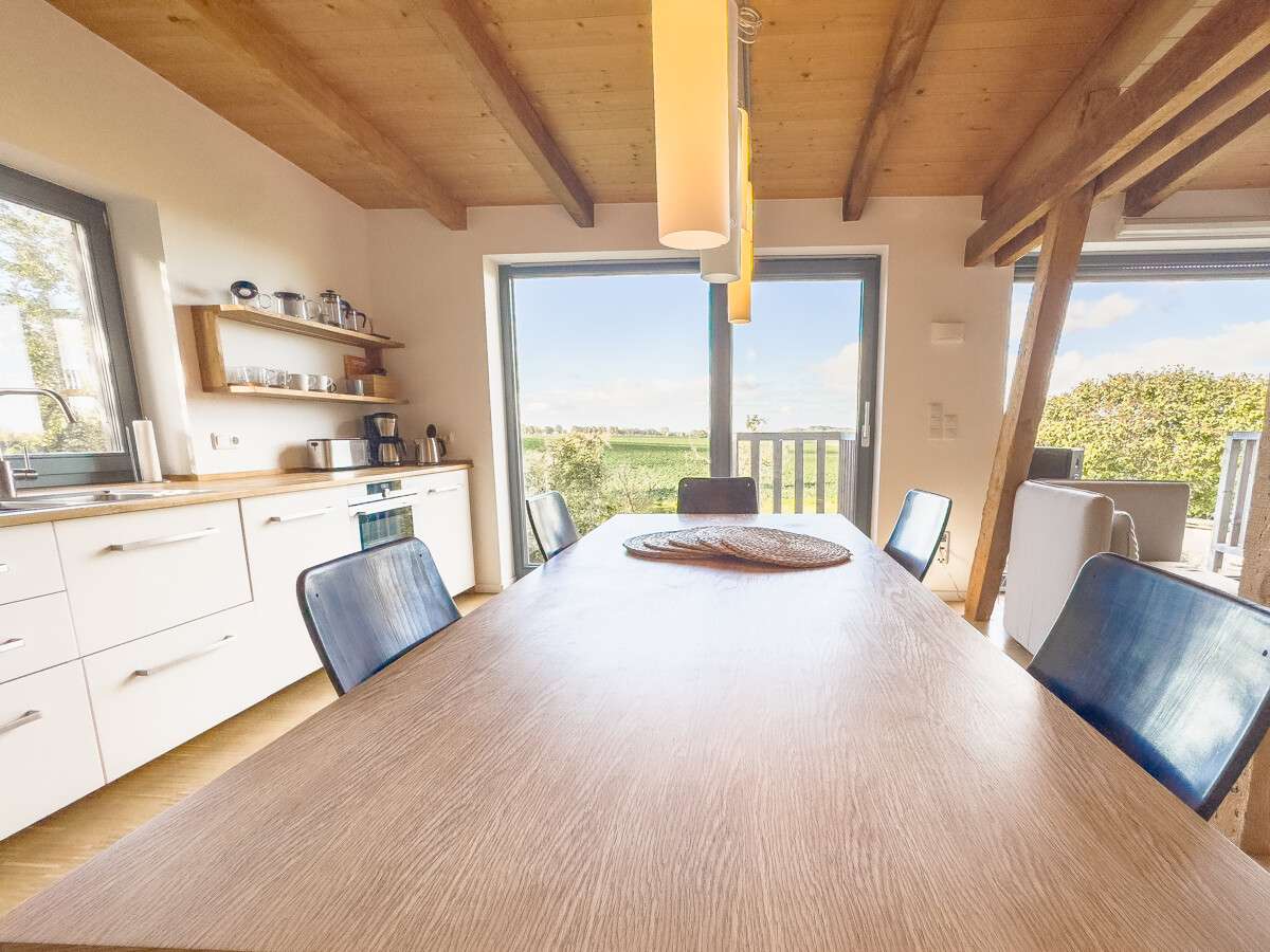 Immobilie in Groß Mohrdorf - Stilvoll & hochwertig saniertes Landhaus mit Wasserblick nähe Stralsund // 2WE // 317m² // PV-Anlage - Bild 1