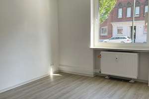 Frisch renoviert! 2-Zimmer-Apartment mit Balkon, neues Tageslichtbad mit Wanne, neuer Boden – Gerresheimer Straße 144, 40625 Flingern Süd, Düsseldorf – Vorschaubild 6