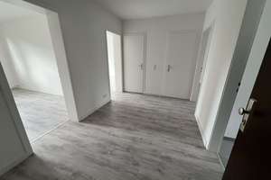 Renovierte & sanierte 4 Zi-Whg. mit S-W Balkon, Hochparterre, gepflegtes 6 Parteienhaus in Hassels – Die vollständige Adresse der Immobilie erhältst du vom Anbieter., 40599 Hassels, Düsseldorf – Vorschaubild 3