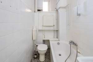 Familienfreundliche 4-Zimmer-Wohnung mit Südbalkon und großzügigem Schnitt – Pflügerstraße 75, 12047 Neukölln (Ortsteil), Berlin – Vorschaubild 8