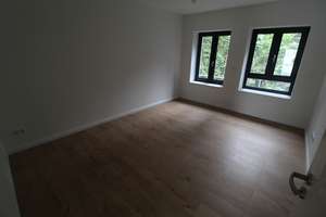 Große Wohnung sucht nette Familie! Bad mit Wanne und Dusche! Balkon! Fahrstuhl! Bus System – Fichtestraße 39, 39112 Sudenburg, Magdeburg – Vorschaubild 5