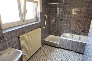 FAMILIENHAUS MIT 5 ZIMMERN, KÜCHE MIT GROßER VORRATSKAMMER, KLEINER GARTEN UND TERRASSE... – Die vollständige Adresse der Immobilie erhältst du vom Anbieter., 76228 Grünwettersbach, Karlsruhe – Vorschaubild 13