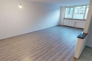 Großzügige Erdgeschosswohnung mit Badewanne – Die vollständige Adresse der Immobilie erhältst du vom Anbieter., 42659 Solingen-Mitte, Solingen – Vorschaubild 2
