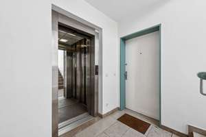 Bezugsfreie und renovierte Wohnung mit Balkon – unkompliziert zur 3-Zimmer-Wohnung umbaubar – Die vollständige Adresse der Immobilie erhältst du vom Anbieter., 13597 Spandau (Ortsteil), Berlin – Vorschaubild 9