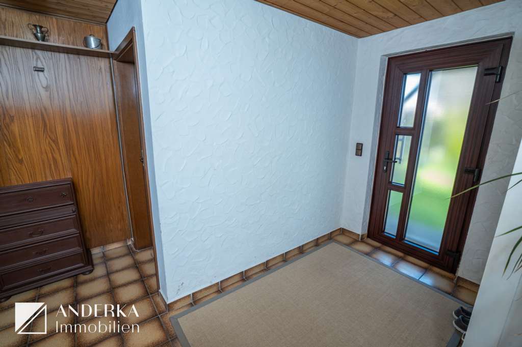 Immobilie in Pfaffenhofen an der Roth - Liebevoll gepflegtes Einfamilienhaus - mit Garten und viel Platz zum Wohlfühlen! - Bild 3