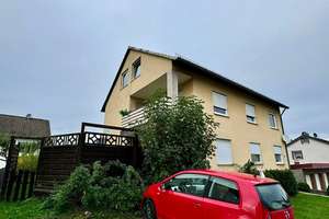 Dreifamilienhaus mit Garagen in Zierenberg – Die vollständige Adresse der Immobilie erhältst du vom Anbieter., 34289 Zierenberg – Vorschaubild 2