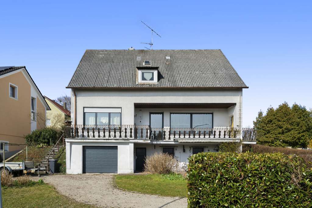 Immobilie in Maxhütte-Haidhof - Einfamilienhaus mit 177m² Wfl. und Garten in ruhiger Lage - Bild 1