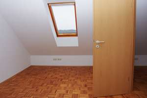 Komfortable 5-Zi-Wohnung über 2 Etagen mit Balkon, Wohnküche und 2 Bädern – Blankenauer Straße 9, 9113 Schloßchemnitz, Chemnitz – Vorschaubild 22