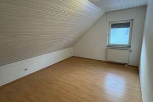 Ansprechende 3-Zimmer Dachgeschosswohnung mit Balkon in Düdelsheim – Die vollständige Adresse der Immobilie erhältst du vom Anbieter., 63654 Büdingen – Vorschaubild 13
