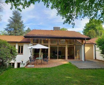 Traumhaftes Parkgrundstück mit individuellem Architektenhaus - provisionsfrei von privat