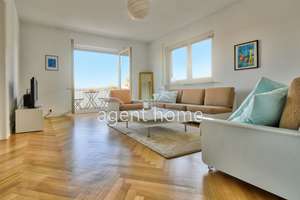 MÖBLIERT - HALBHÖHENLAGE - Tolle, großzügige Wohnung mit Balkon