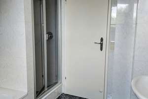 Gemütliche 2-Zimmer-Dachgeschosswohnung mit Loggia und Einbauküche in Lauda – Die vollständige Adresse der Immobilie erhältst du vom Anbieter., 97922 Lauda-Königshofen – Vorschaubild 5