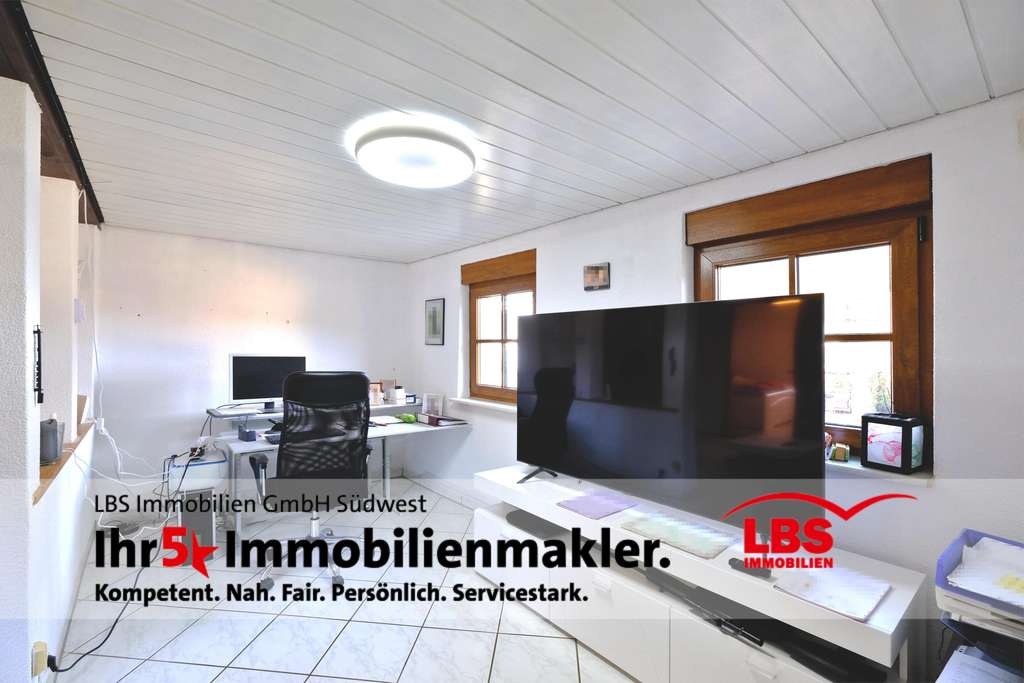 Immobilie in Unterreichenbach - Historischer Charme trifft Wohnkomfort – Ein- bis Zweifamilienhaus mit flexibler Nutzungsmöglichkeit - Bild 3