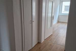 Gepflegte 2 Zimmer-Wohnung mit Balkon und EBK – Volgersweg 52, 30175 Oststadt, Hannover – Vorschaubild 3