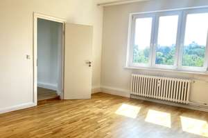 Provisionsfrei! 2,5-Zimmerwohnung! Bezugsfrei & saniert! Mit Stellplatz!