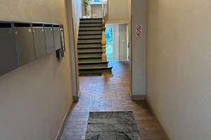 **Renovierte 2-Zimmer-Wohnung mit guter Anbindung**