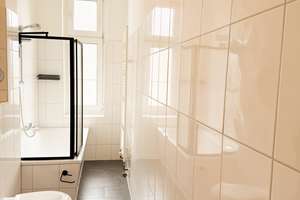 Schöne 5 Zimmer Wohnung, renoviert - mit Einbauküche und Gäste WC – Strelitzstraße 2, 12105 Mariendorf, Berlin – Vorschaubild 17