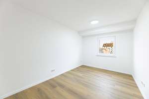 TOP Zwei-Zimmer Wohnung - neu saniert! – Wilhelmstraße 10, 90439 Sankt Leonhard, Nürnberg – Vorschaubild 3