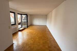 2,5-Zimmer-Dachwohnung mit Balkon und Tiefgaragenstellplatz in Ulm-Mitte – Die vollständige Adresse der Immobilie erhältst du vom Anbieter., 89073 Mitte, Ulm – Vorschaubild 2