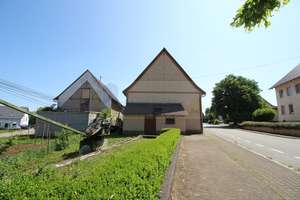 Ländliches Wohnhaus mit Ökonomieteil in Donaueschingen-Heidenhofen – vielseitiges Raumangebot für Wo – Die vollständige Adresse der Immobilie erhältst du vom Anbieter., 78166 Donaueschingen – Vorschaubild 2