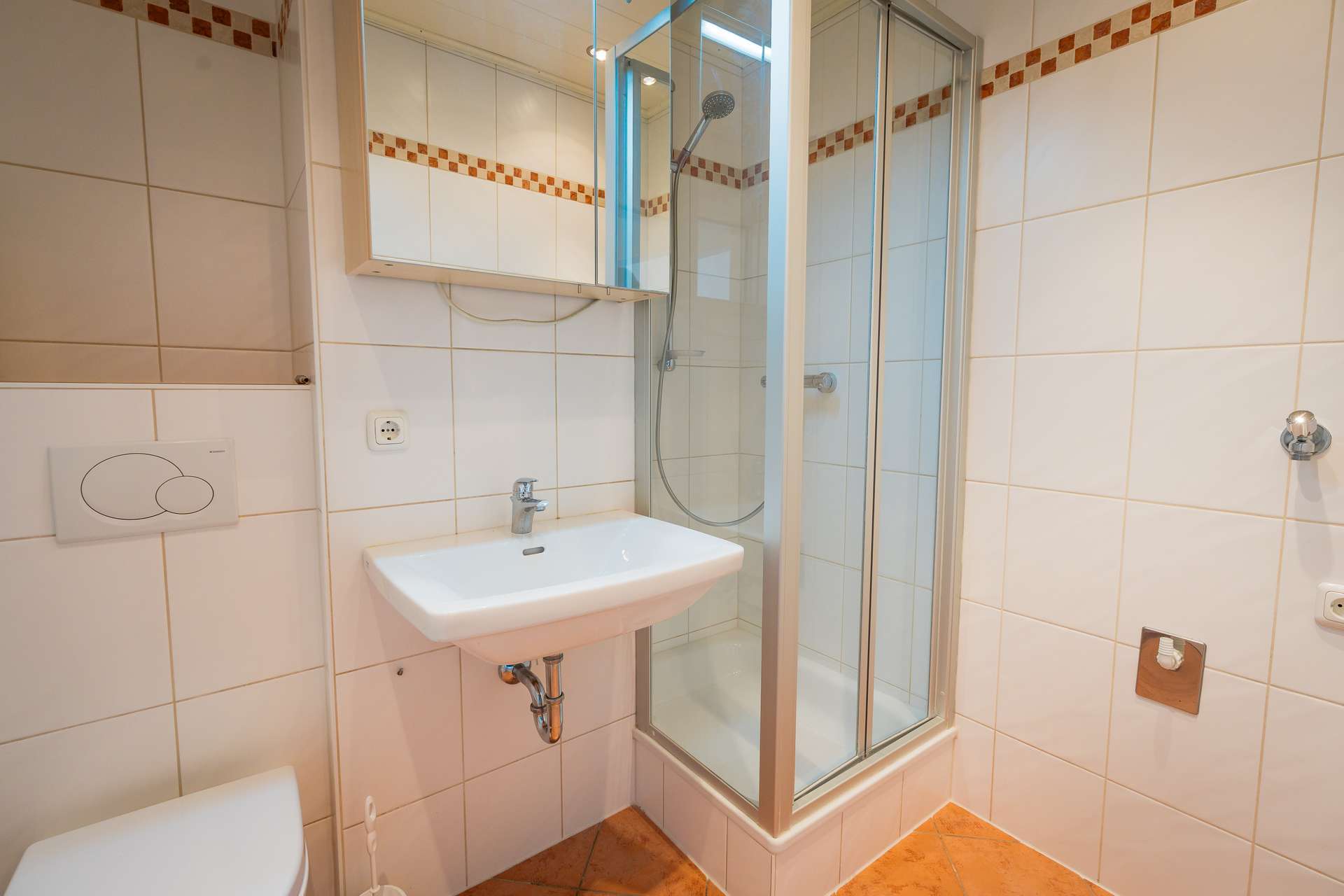 Immobilie in Altdorf - Modern renovierte 2 -Zimmer-Wohnung mit Südbalkon, moderner Einbauküche und Tiefgarage !!! - Bild 0