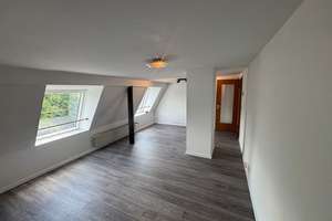 Teilweise renoviert! 2 Zimmer-Dachgeschosswohnung in Vohwinkel – Möbecker Straße 19, 42327 Elberfeld West, Wuppertal – Vorschaubild 3