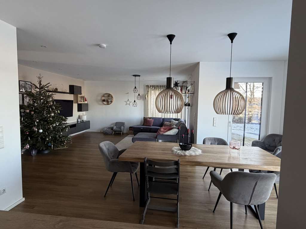 Immobilie in Althegnenberg - Einfamilienhaus in Althegnenberg mit freiem Blick und Doppelgarage - Bild 4