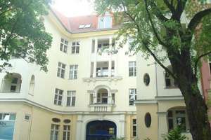 Provisionsfrei. Charmante 1-Zimmer Wohnung im EG mit EBK in Tempelhof