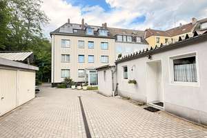Solides Mehrfamilienhaus mit zusätzlichem Ausbaupotenzial, Garagen und Photovoltaikanlage – Die vollständige Adresse der Immobilie erhältst du vom Anbieter., 45326 Altenessen-Süd, Essen – Vorschaubild 2