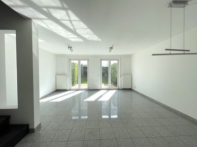 Schönes Reihenmittelhaus in Ostfildern-Scharnhausen zu vermieten, mit eigener Doppel-Garage!