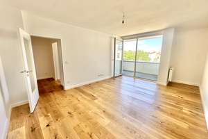 Sonnige, Top-sanierte 2-Zimmer-Wohnung mit Balkon und Aufzug in Kreuzberger Bestlage