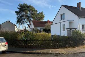 Charmante Doppelhaushälfte mit EBK und Keller in Berlin-Haselhorst 