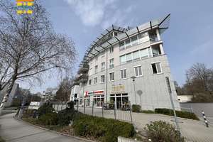 *frisch renoviert* riesiger Balkon, Fahrstuhl, schickes Bad und Tiefgarage – Fürstenstraße 141, 9130 Yorckgebiet, Chemnitz – Vorschaubild 1