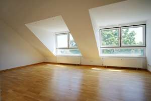 Panoramablick in die Dönche - Dachgeschosswohnung auf der Marbachshöhe zu verkaufen – Württemberger Straße 22, 34131 Bad Wilhelmshöhe, Kassel – Vorschaubild 4