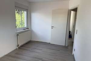 Gepflegtes Doppelhaus mit lichtdurchflutetem Wohnbereich und modernisiertem Wohnkomfort! – 9599 Freiberg – Vorschaubild 21