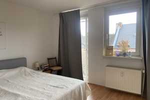 Attraktive 3-Zimmer-Wohnung mit Balkon und EBK in Wiesbaden inkl. Aufzug und Stellplatz – Wiesbaden – Vorschaubild 1