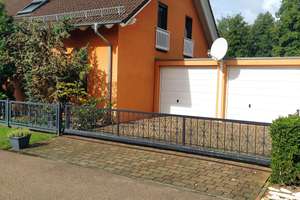 Einfamilienhaus mit Einliegerwohnung, großen Garten, Wald, 2 Garagen in idyllischer Lage – Die vollständige Adresse der Immobilie erhältst du vom Anbieter., 6868 Thießen – Vorschaubild 2