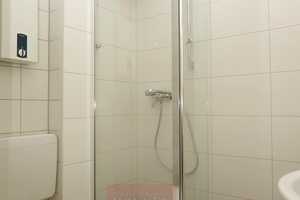Renovierte 3-Zimmerwohnung Hochparterre mit Balkon u. EBK -ab sofort- – Kennedyallee 94, 53175 Bonn – Vorschaubild 12